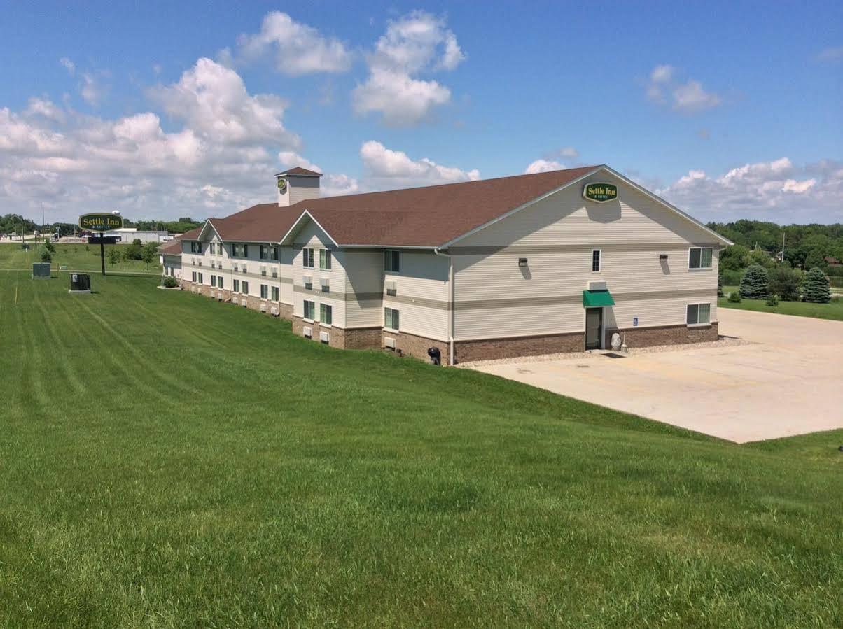 Baymont By Wyndham Harlan Hotel Exterior foto
